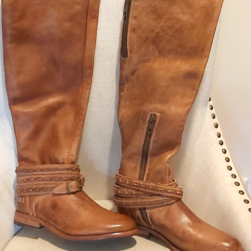 Brand new 6.5 BED STU tall boots